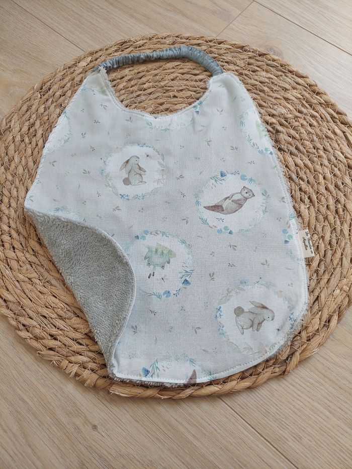 Grand bavoir élastique 🐰