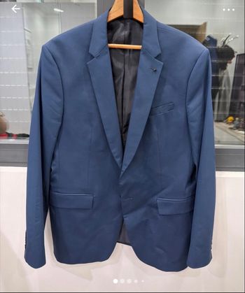 Costume Zara , porter 1 fois , taille bas 46 et haut 52