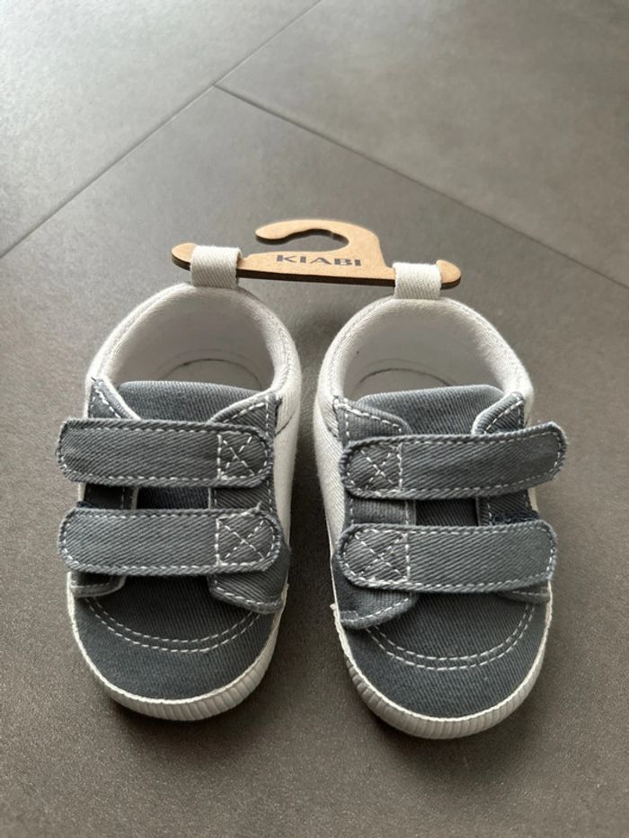 Baskets bébé 6/9 mois - photo numéro 2