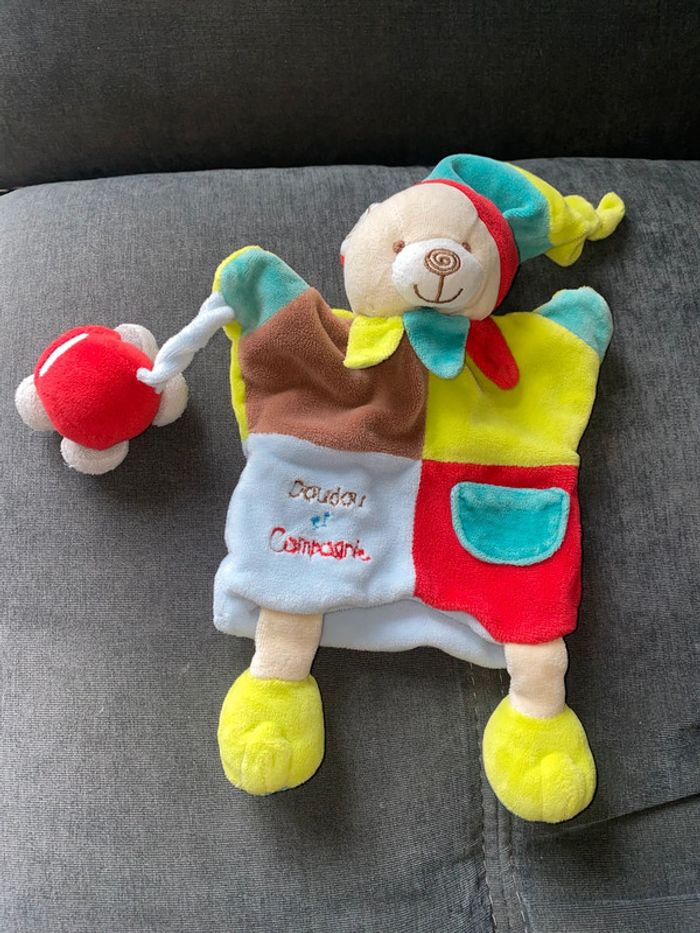 Doudou et compagnie marionnette ours et sa voiture doudou