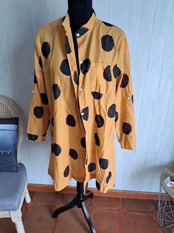 tunique à poids noir et jaune