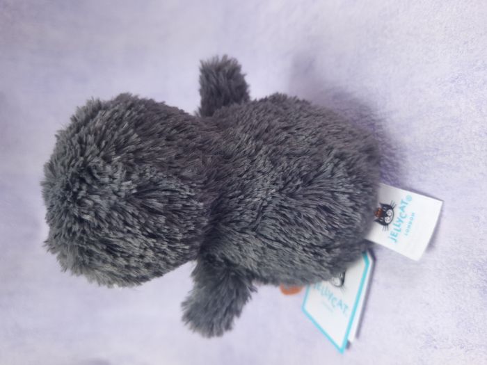 Peluche Jellycat neuve et tout douce Peanut Penguin - photo numéro 6
