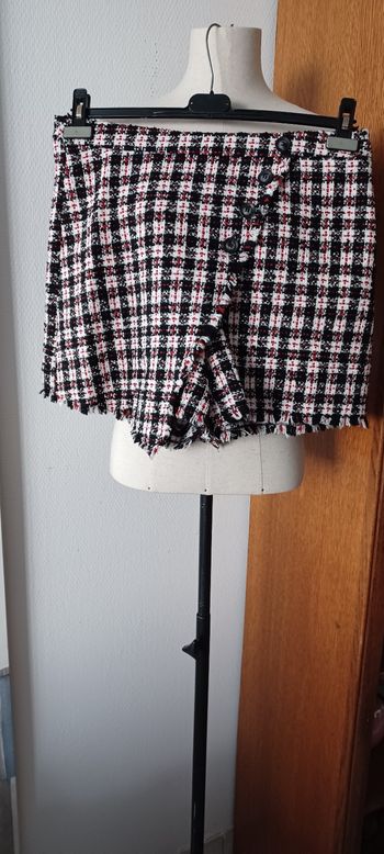 Très joli short femme T 44