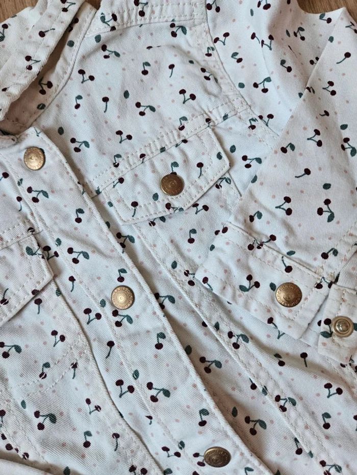 Veste cerises 🍒 Kiabi 36 mois - photo numéro 2