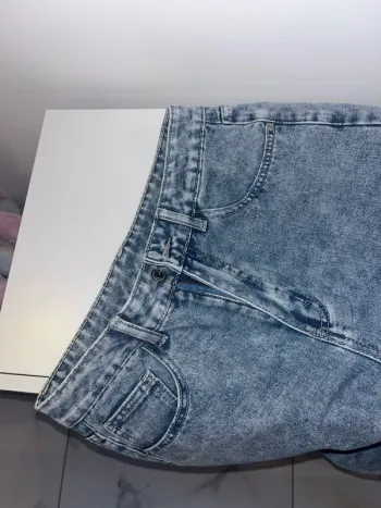 Jean Neuf coupe droite