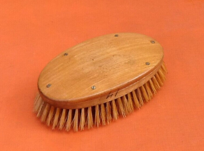 Ancienne brosse à tête type officier Plaquette bois de poirier - photo numéro 7