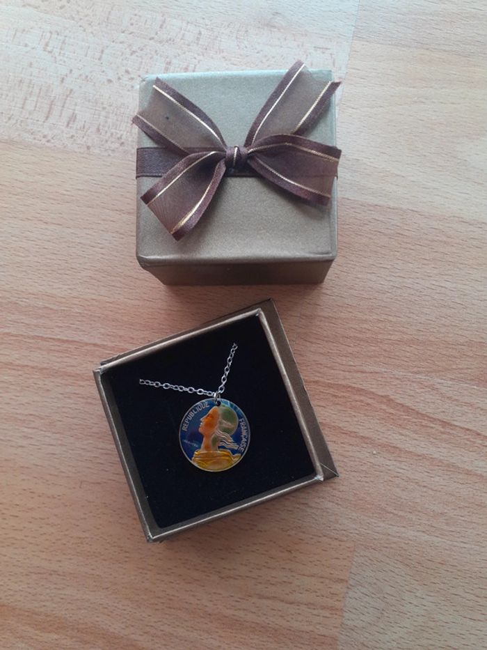 Chaine et pendentif