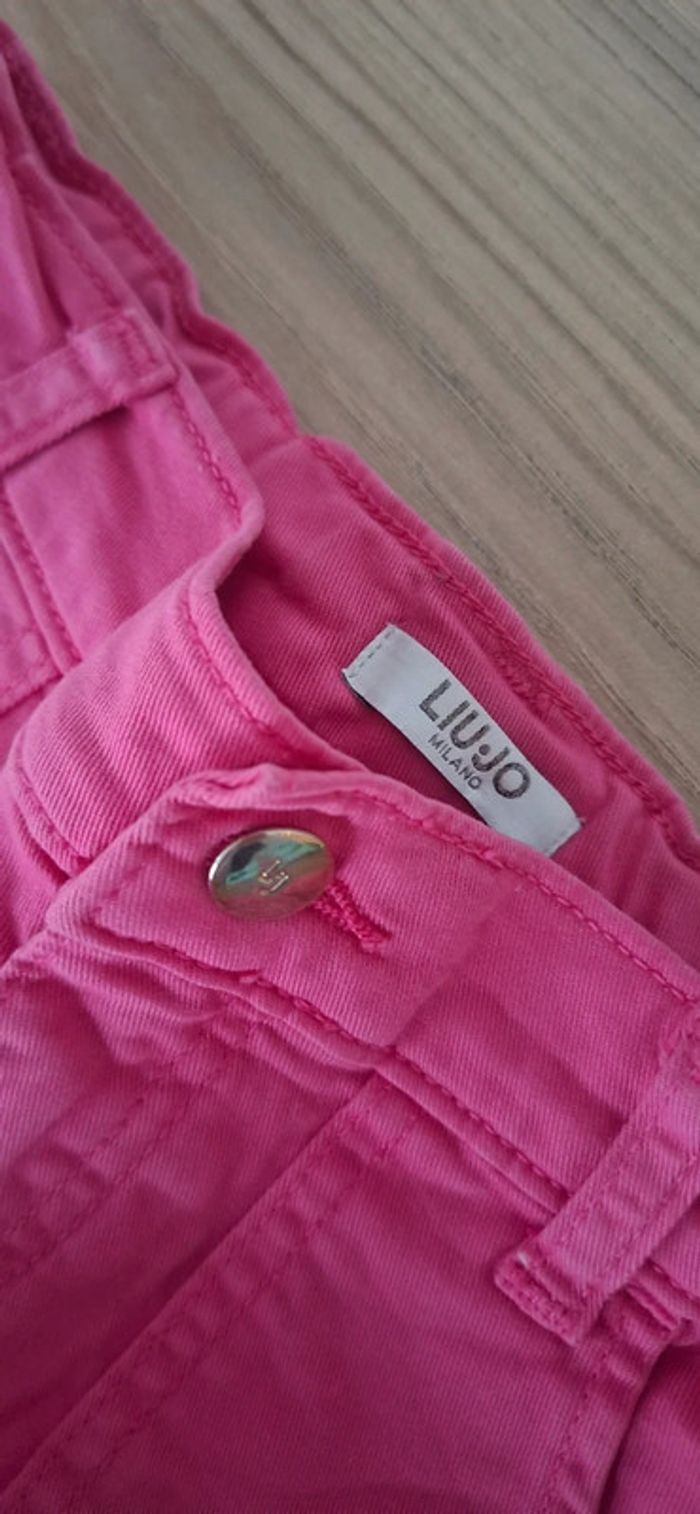 💕Short en jean rose fuschia Liu Jo – 110 cm (5 ans) - photo numéro 3