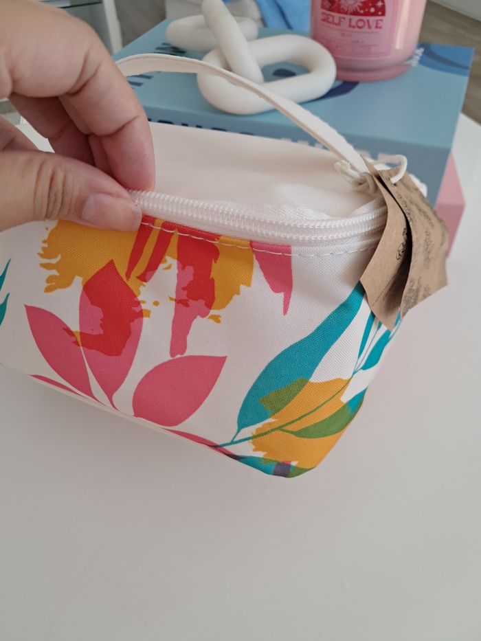 Trousse de toilette - photo numéro 2
