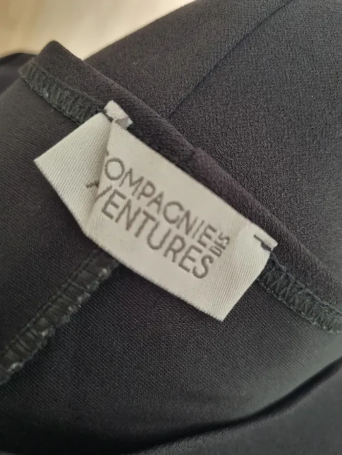 Robe noire manche courte à perles - photo numéro 3
