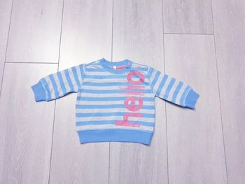 Sweet bleu et gris rayé. Garçon 6 mois