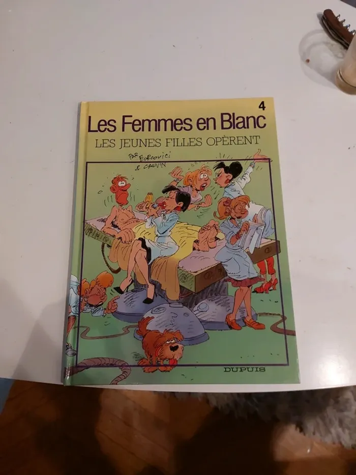 Les femmes en blanc les jeunes filles opèrent tome 4