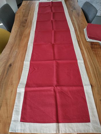 Chemin de table + 6 serviettes de table