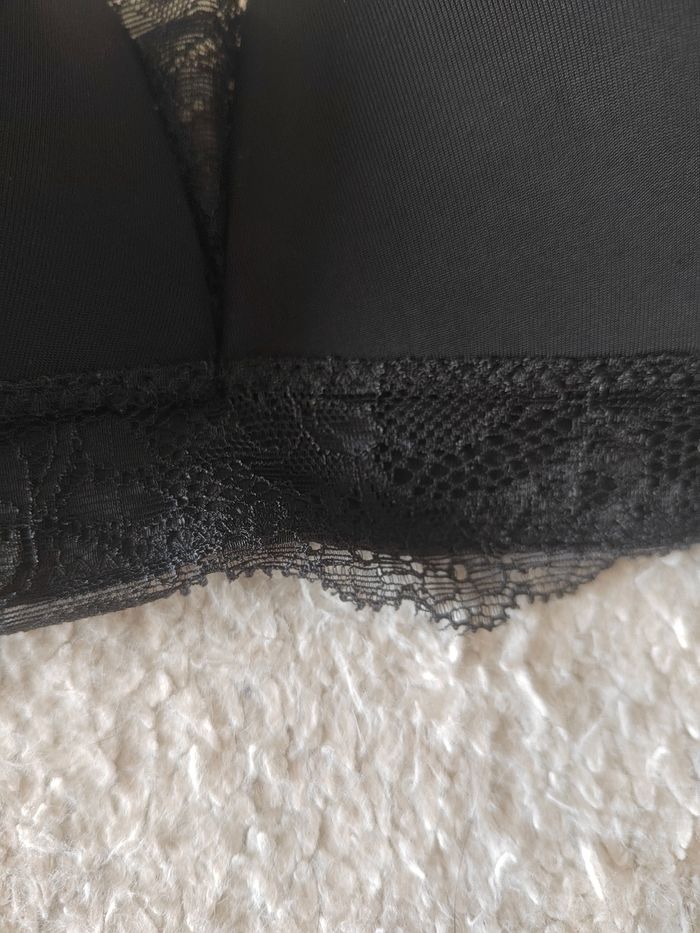 Soutien-gorge sans armature Noir avec dentelle – Taille S – Très bon état – My essential - photo numéro 4