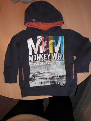 Sweatshirt à capuche 5/6 ans