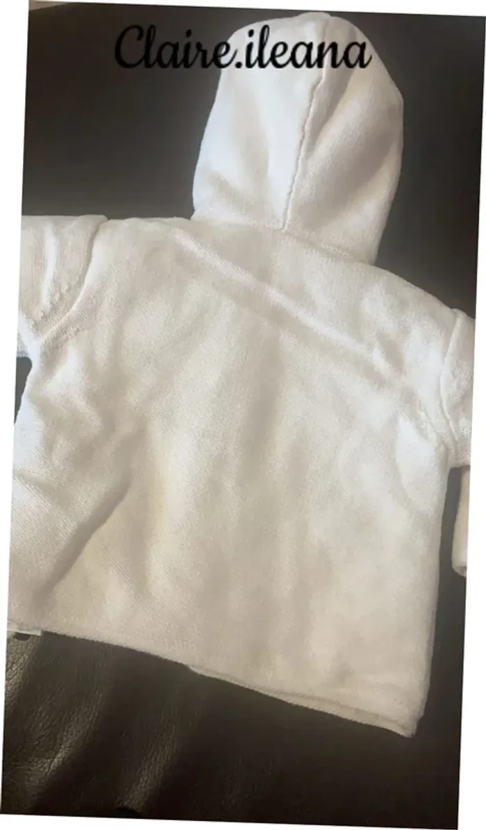 🛑 gilet blanc 🛑 9 mois - photo numéro 4