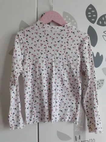 Tee shirt blanc à motifs