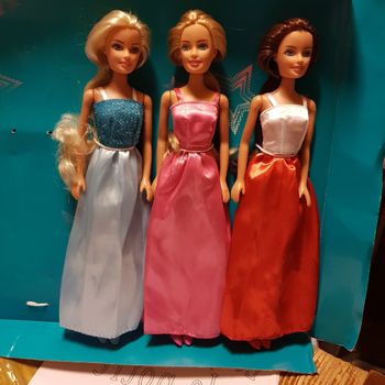 3  poupées  mannequin