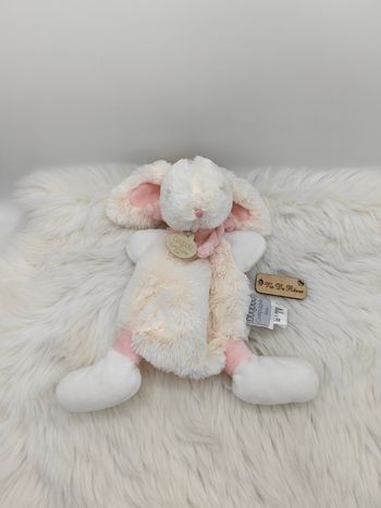 Doudou lapin Bonbon plat en velours blanc et rose Doudou et Compagnie DC2122.