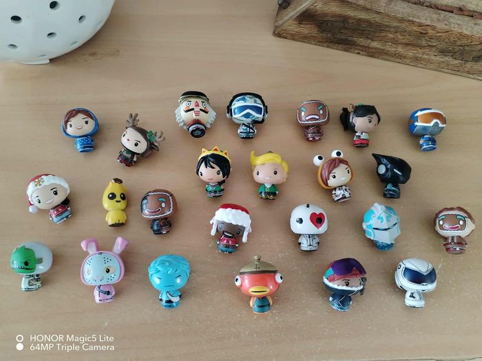 Lot 24 Personnages du calendrier de l'aven Fortnite - photo numéro 6