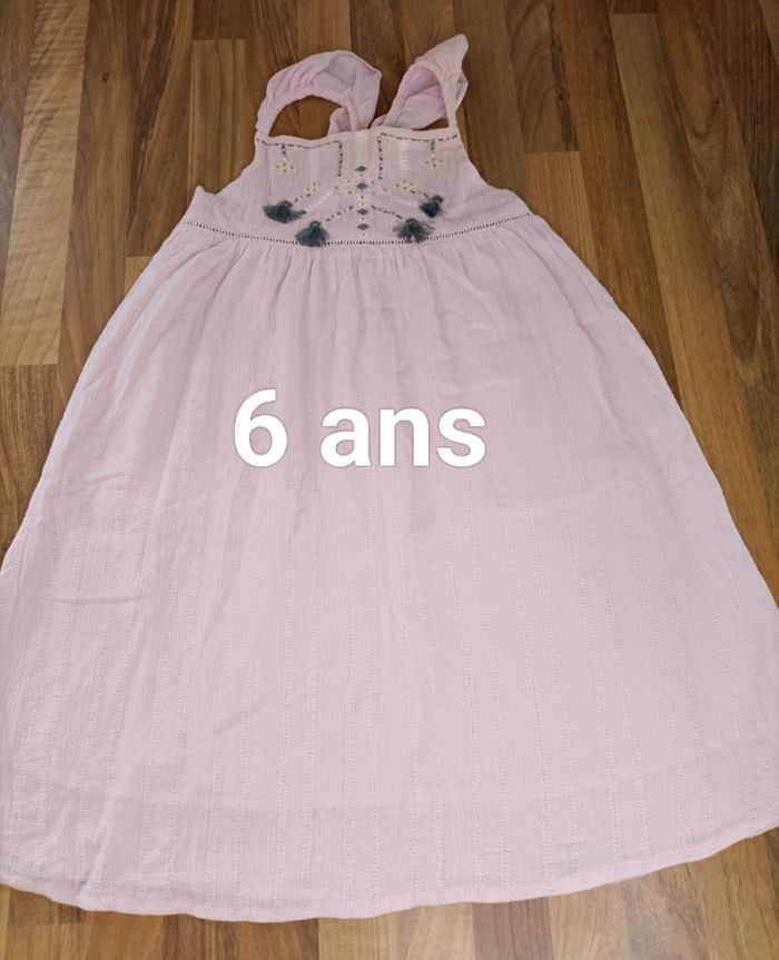 Jolie robe lila rose à pompoms 6 ans Kiabi - photo numéro 1