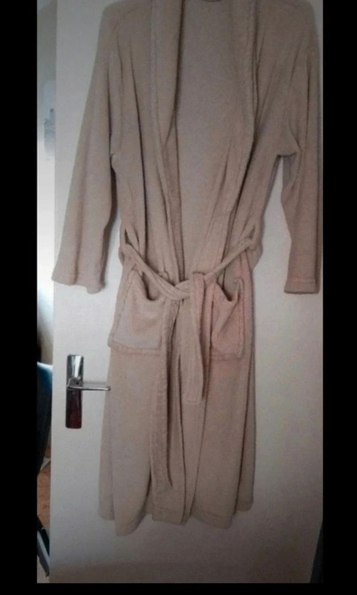 Vêtements de nuit - photo numéro 3
