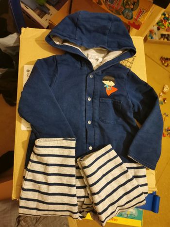 Combinaison superman /la ligue des justiciers 18mois