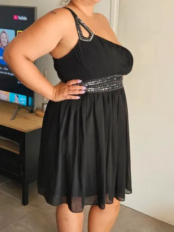 Robe noire Cache Cache