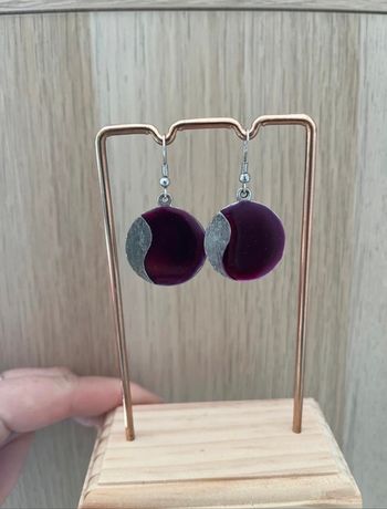 Boucles d'oreilles violettes