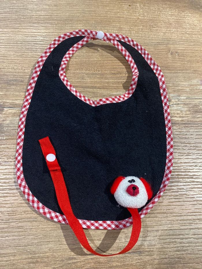 Bavoir avec attache sucette - photo numéro 1