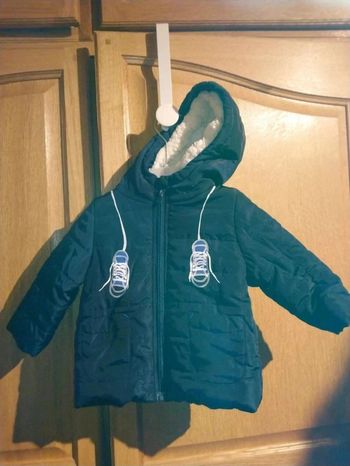 Superbe veste chaude intérieure polaire et moumoute Z grain de blé 9 mois neuve