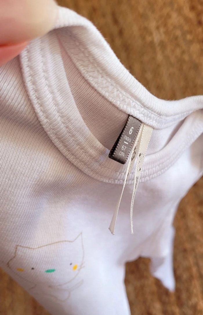 Joli Body blanc tout doux Petit Chat Orchestra 6mois Neuf - photo numéro 2