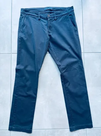 Magnifique chino bleu marine Angelo Litrico Slim léger