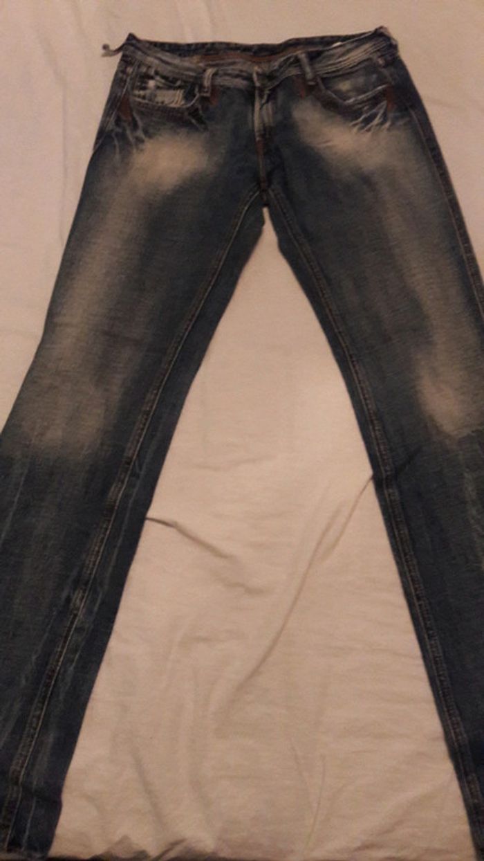 Jean femme T29 marque "le temps des cerises "