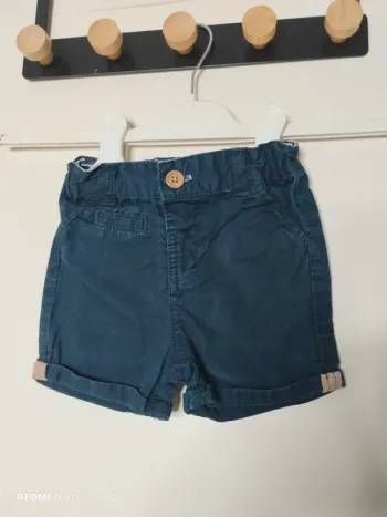 Short chino taille 9 mois