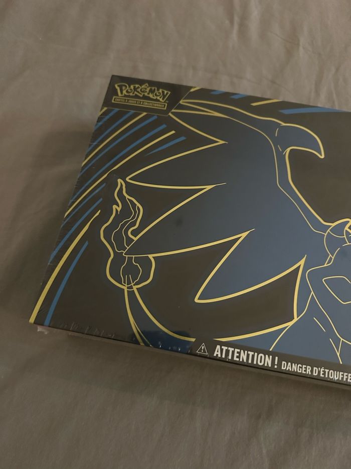 Coffret Pokemon Ultra Premium UPC ME02 Flammes Fantasmagoriques Méga Dracaufeu X ex - photo numéro 3