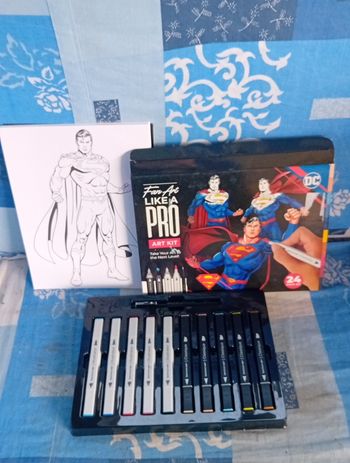 Coffret Marqueur superman 24 pcs neuf