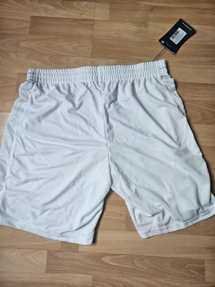 Short de foot - photo numéro 3
