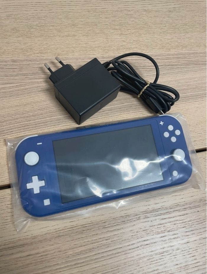 Nintendo Switch Lite - photo numéro 4