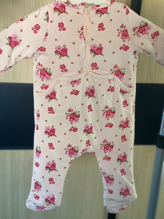 Pyjama neuf taille 6 mois pareil au meme - photo numéro 2