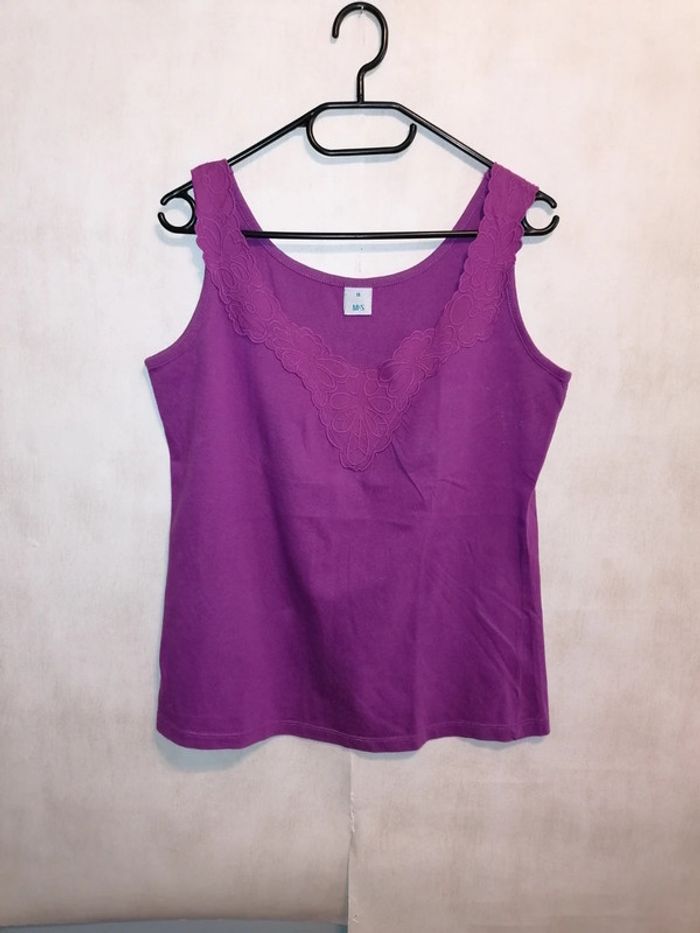 Débardeur violet, dentelle sur décolleté, M