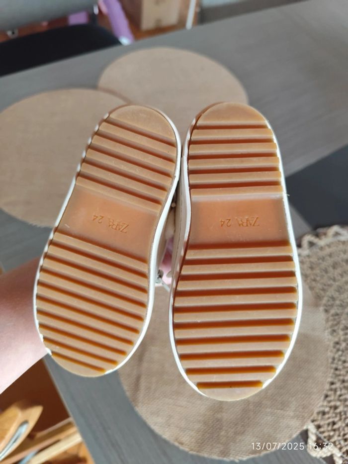 Baskets taille 24 - photo numéro 3