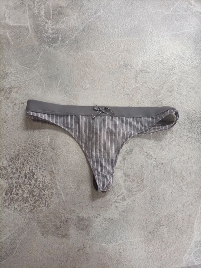 Soutien gorge avec string - photo numéro 3