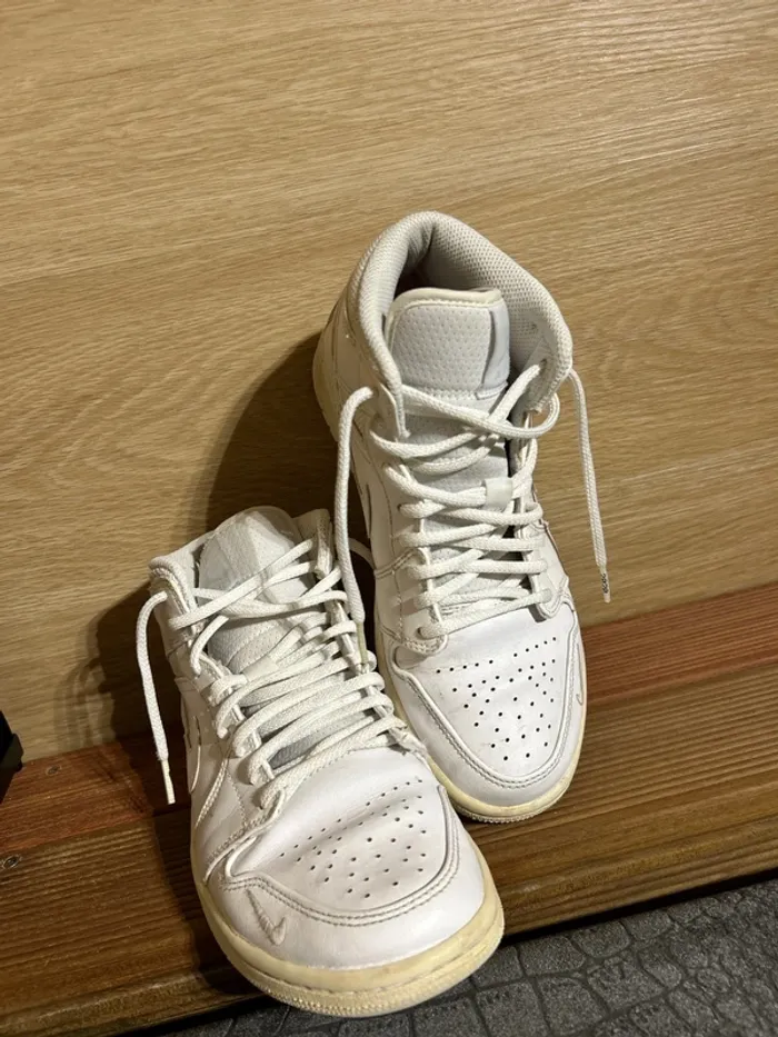 Air Jordan Limited Édition taille 40 blanche - photo numéro 2