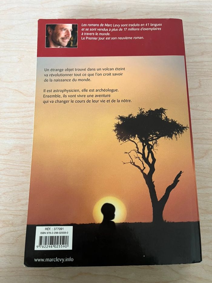 Livre roman "Le premier jour" Marc Lévy - photo numéro 2