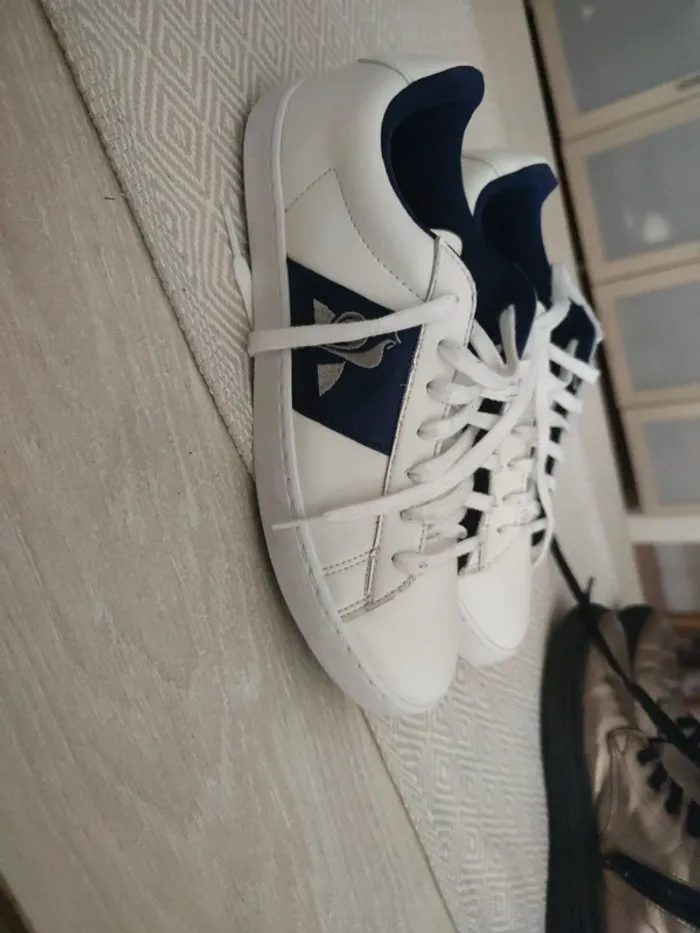 Basket Le coq sportif blanche et bleu marine pointure 38 - photo numéro 2