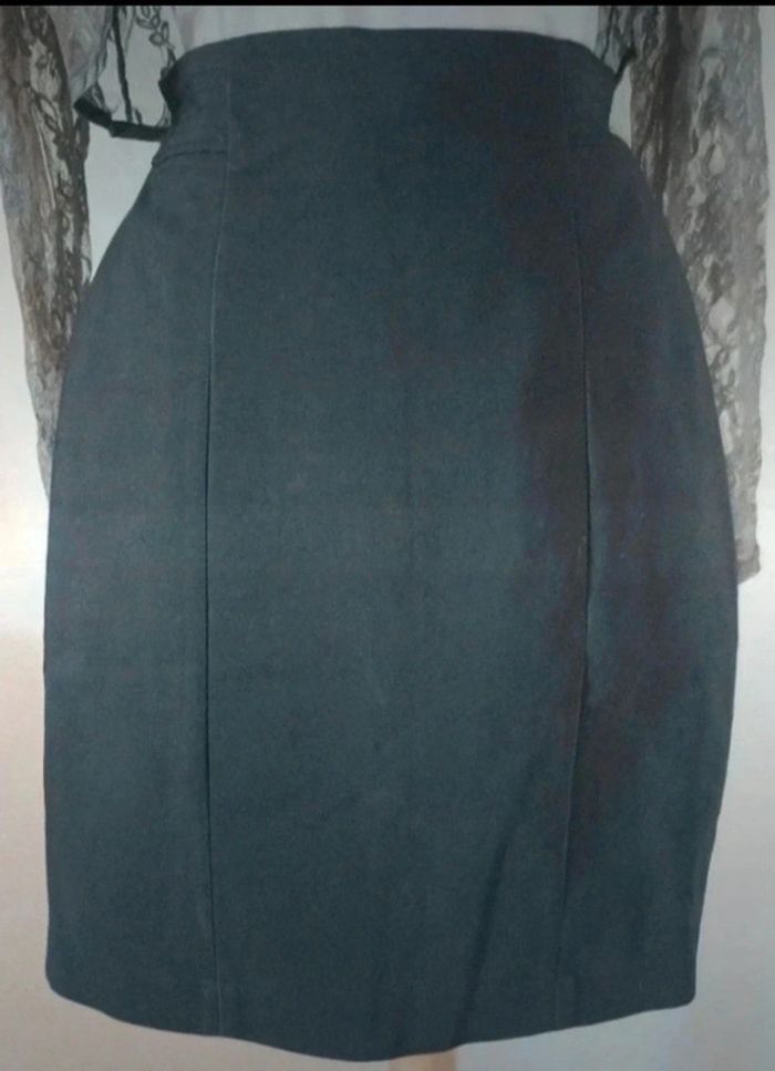 Magnifique jupe mi-longue coupe crayon