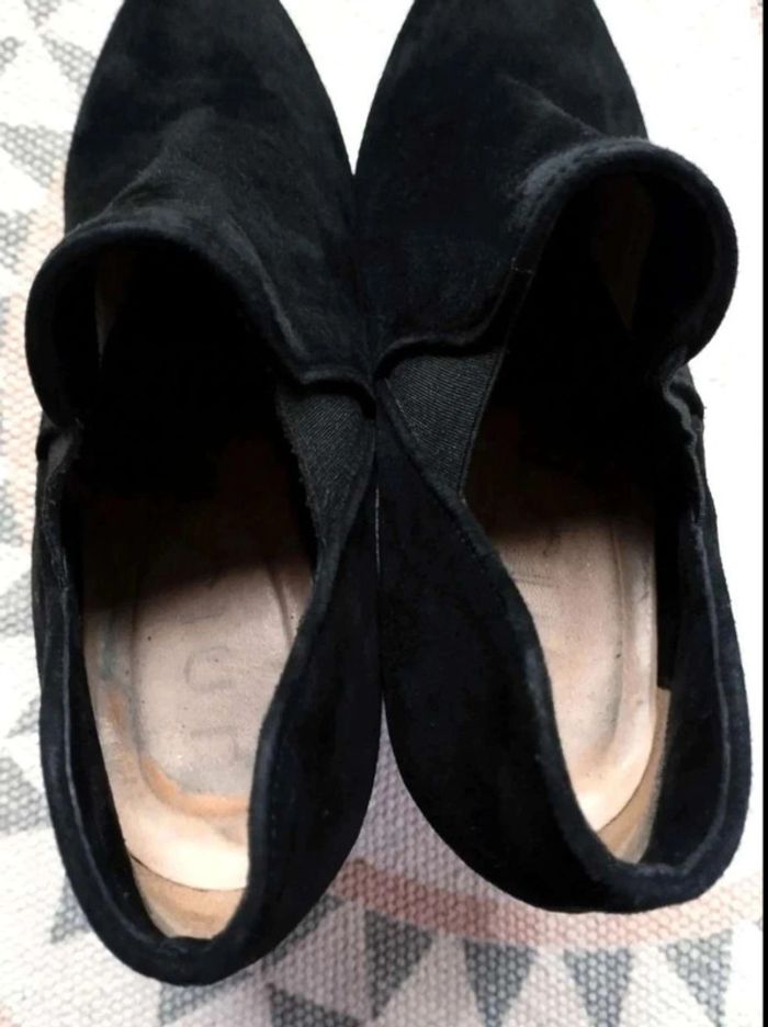 Bottines  Noires  Daim  talons  -  Unisa - 39,5  -  Excellent  état - photo numéro 3