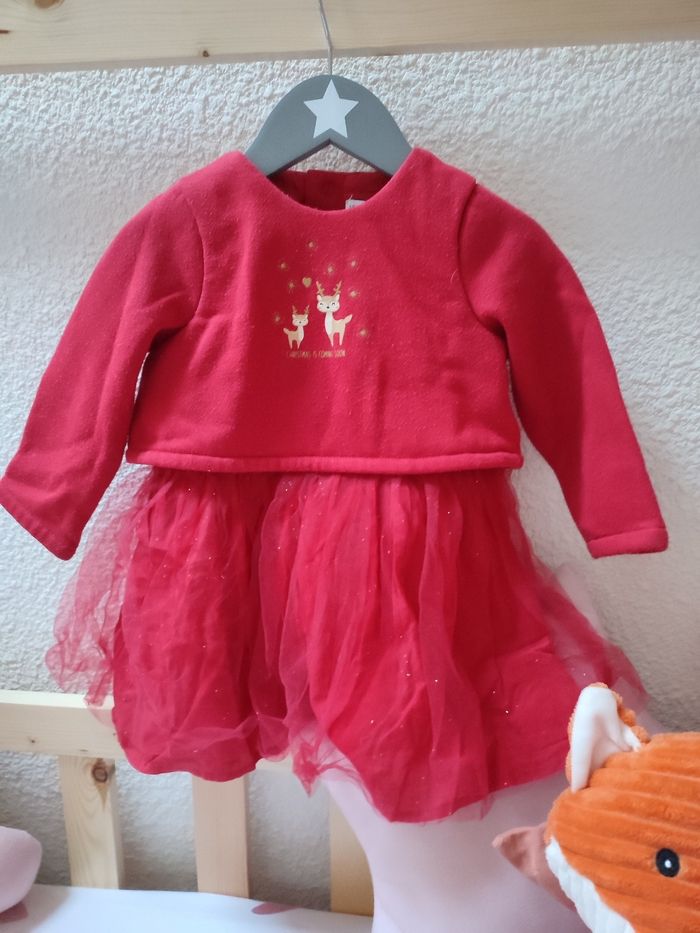 Robe rouge bébé fille - motifs Rennes - 18 mois - Très bon état - Vertbaudet - photo numéro 2