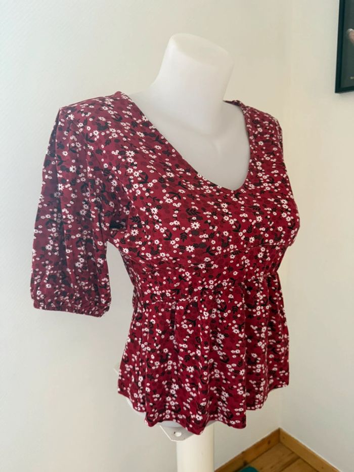 Blouse rouge à fleur en très bon état taille XS rainbow - photo numéro 2